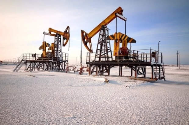 Цена нефти Brent опустилась ниже $60 за баррель впервые с декабря 2025 года