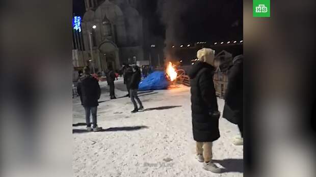 Фигуру мыши за 677 тысяч сожгли во Владивостоке: фото и видео с места