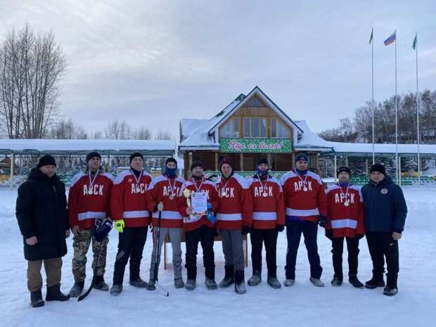 Арча стадионында итекле хоккей буенча бәйге узды