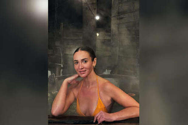 Певица Бузова показала фигуру в купальнике после бани