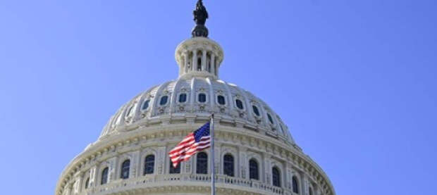 «Эта война основана на лжи». Трампа обвиняют в нападении на Иран ради Израиля и намерены ограничить его полномочия