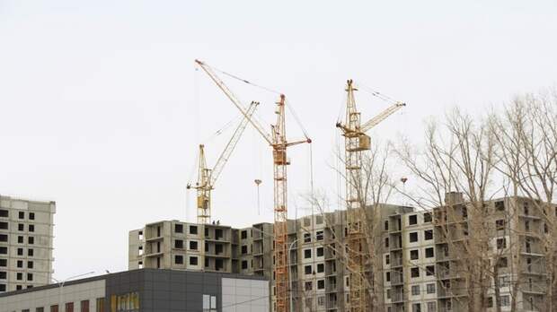 В зоне риска. Эксперты оценили последствия отмены моратория на штрафы для застройщиков