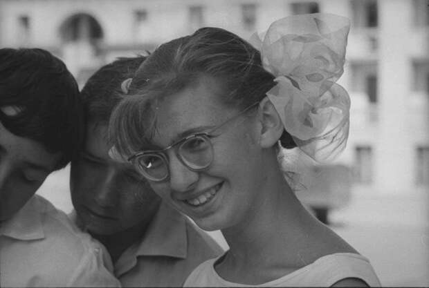 Девушка и юноши. Всеволод Тарасевич, 1966–1967 годы, Волгоградская область, Волжский, МАММ/МДФ.