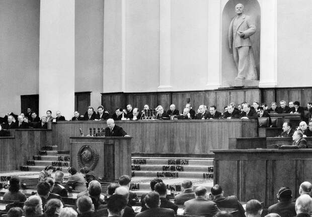 Власть аппарата: как чиновники развалили СССР Власть аппарата: как чиновники развалили СССР