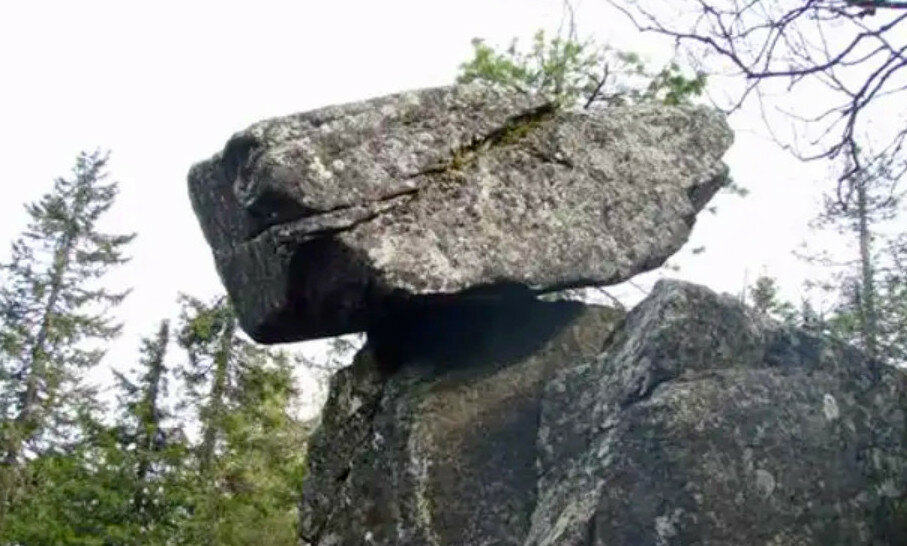 Безымянный камень на горе Качканар