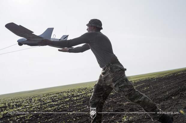 Вооруженные силы России продолжают наступление на различных участках фронта спецоперации, сообщают военкоры.-2