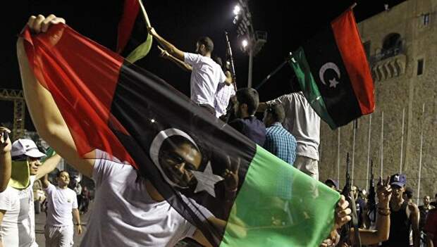 В Триполи продолжаются митинги с перекрытием дорог и поджиганием покрышек