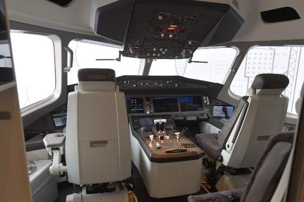 Минпромторг планирует заменить второго пилота в самолетах на виртуального