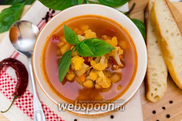 Фото Пряный суп с нутом и цветной капустой