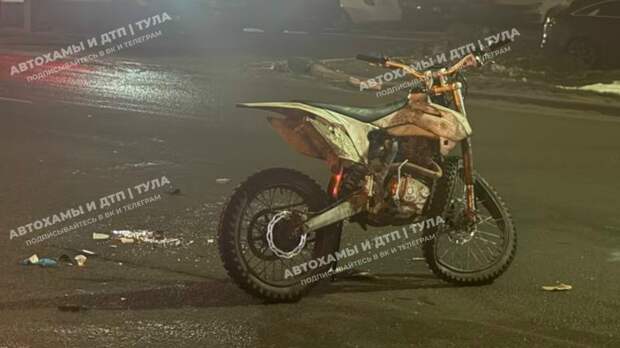 Два человека пострадали в ДТП с питбайком и такси в Туле