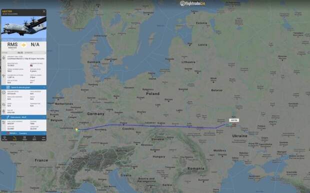 Что-то везут: в Киеве приземлился военно-транспортный самолет США