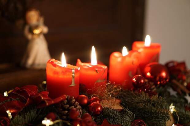 3-приметы-рождество-свечи-1024x683 Интересные приметы и обычаи в Православное Рождество