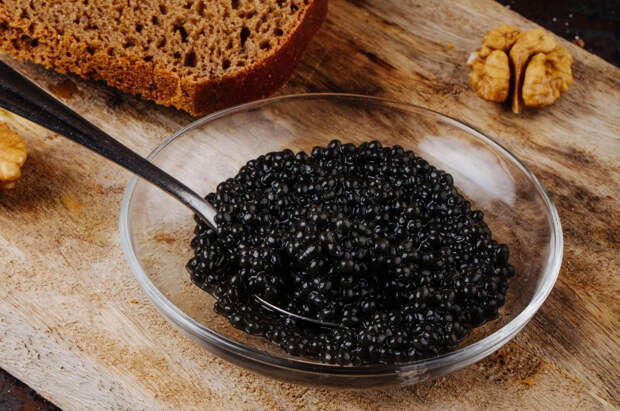 Глава Союза осетроводов рассказал об опасности китайской чёрной икры