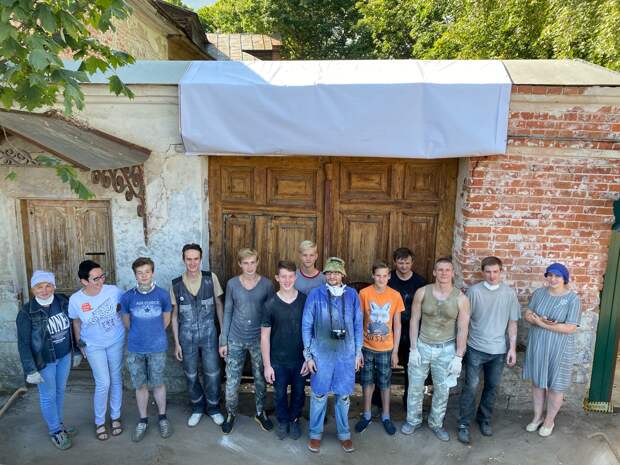 При реставрации старинного дома в Тверской области обнаружили булыжную мостовую