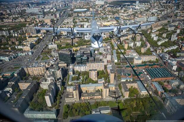 Москва из кабины самолета Ил-78 авиатехника, авиация, москва