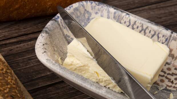 Пищевой технолог указала на невозможность определить натуральность сливочного масла по составу