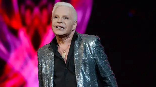 Директор Бориса Моисеева заявил, что тратит на содержание артиста 100 тысяч рублей в месяц