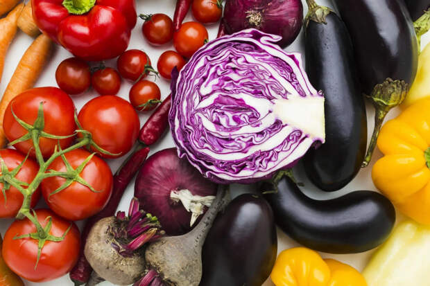 Дефицит или альтернатива: эксперт Богданов объяснил, сможет ли рынок России найти замену иранским овощам и фруктам