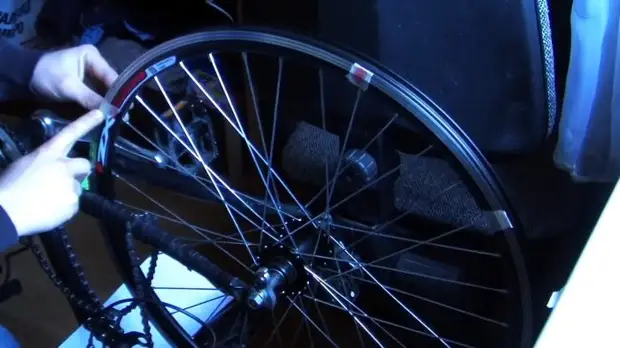 Как исправить любую «восьмерку» на колесе велосипеда - Сам себе мастер ...