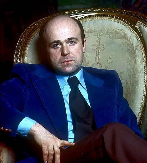 Актёр Александр Калягин: вначале выбрал медицину. Один воспитал дочь и почему не любил свою самую популярную роль