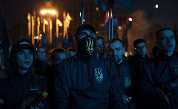 Националисты на митинге по случаю Дня защитника Украины в Киеве