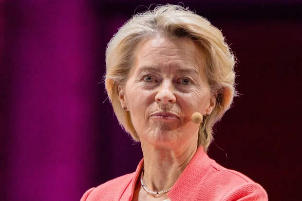 В рождественском обращении Урсула фон дер Ляйен понадеялась на мир на Украине