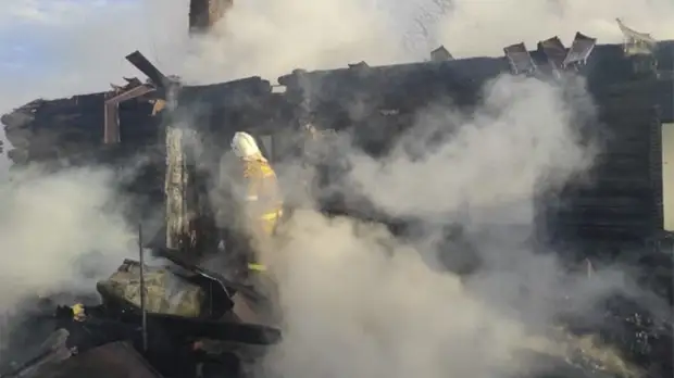 В Татарстане из горящего дома подросток спас братьев