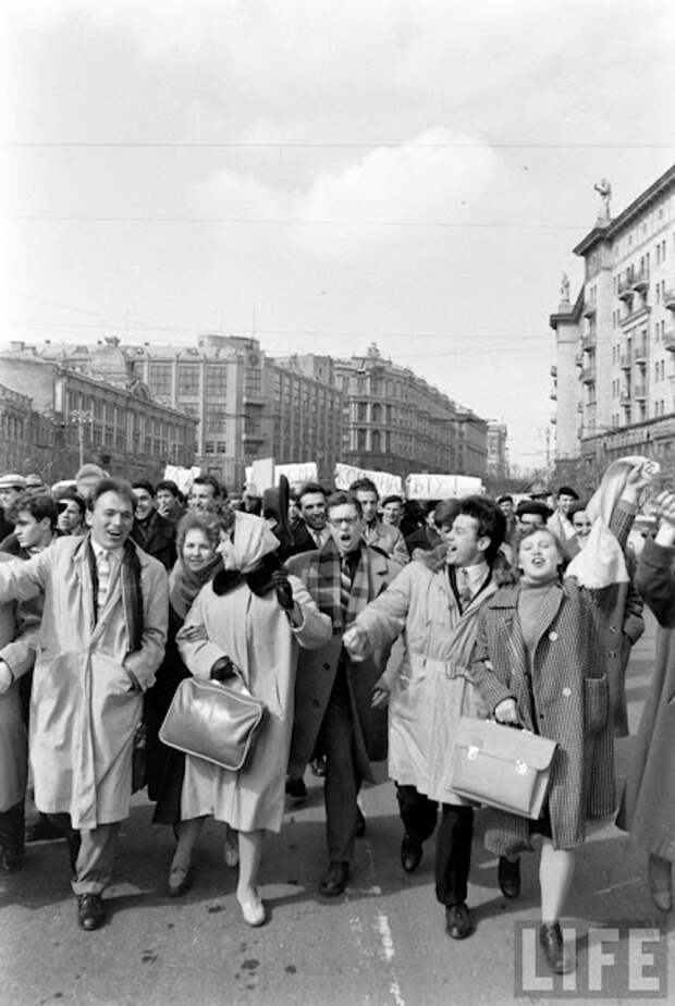 12 апреля 1961 года. Всенародное ликование СССР, гагарин, космос, ностальгия