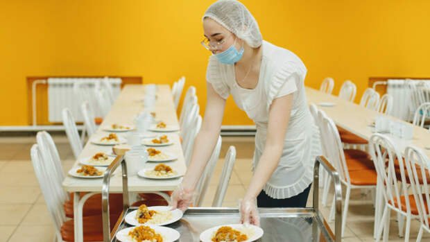 В Алтайском крае проверка выявила подозрительные продукты в восьми школах и детсадах