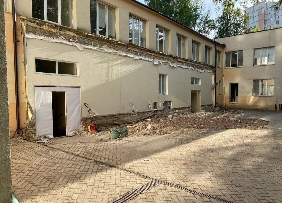 На Окружной улице демонтировали незаконную пристройку