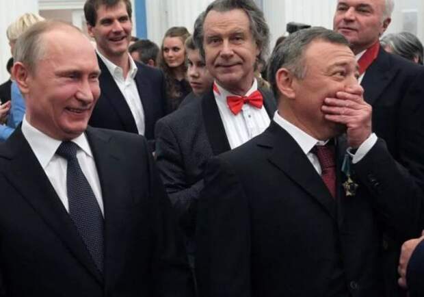 Олигархам обнулили налог на вывод денег из России Олигархам обнулили налог на вывод денег из России