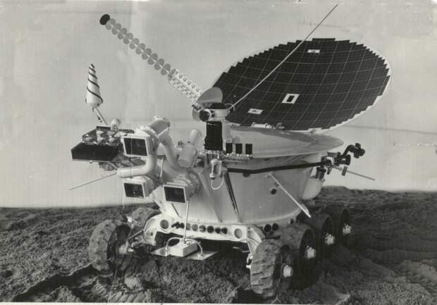Самоходный аппарат «Луноход-2» для проведения научных исследований на лунной поверхности.