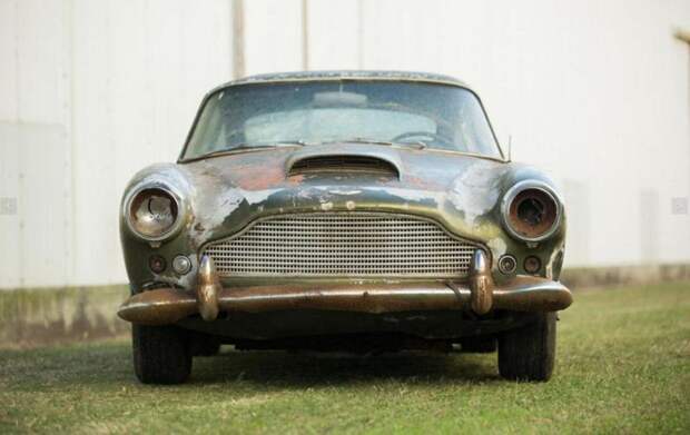 Aston Martin, 50 лет простоявший в лесу, будет продан как минимум за 430 000 долларов