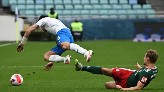 В "Сочи" заявили, что жизни игрока клуба угрожали действия нападающего "Локомотива"