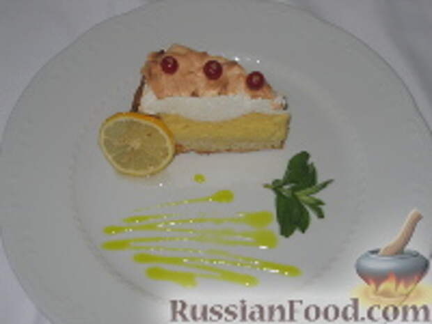 Фото к рецепту: Пирог с безе и лимонным кремом   (Crostata meringata con crema al limone)