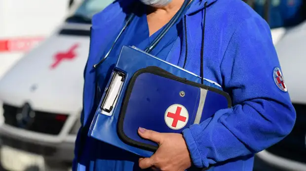 Минздрав направит специалистов в регионы для помощи в борьбе с COVID