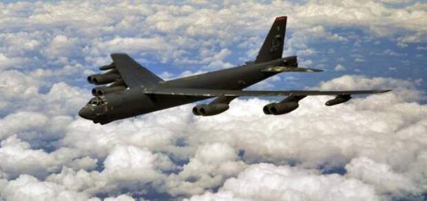 бомбардировщик B-52