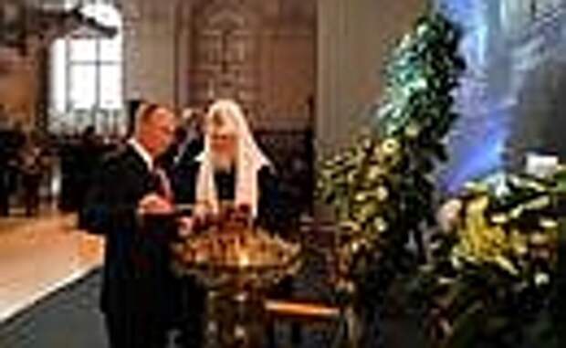 С Патриархом Московским и всея Руси Кириллом во время осмотра выставки-форума «Православная Русь».