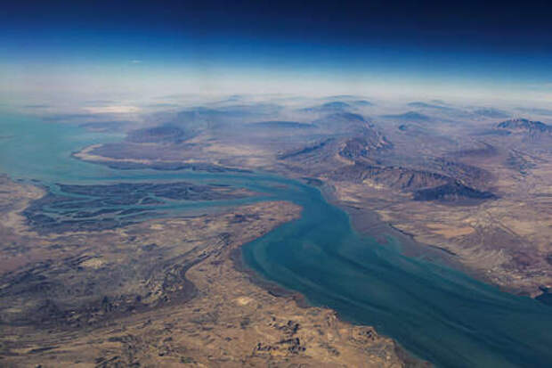 CNN: через Ормузский пролив за сутки прошли лишь два танкера