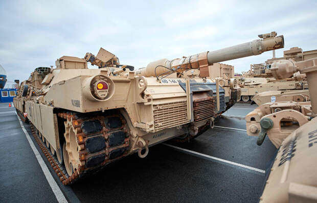 Офицер ЦРУ Дэвид Стил о танках США в Польше: «Россия разнесёт их за минуту»