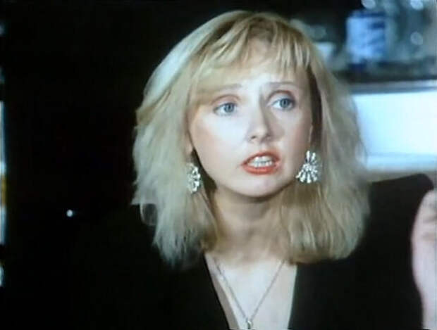 кадр из фильма «Третий лишний», 1994 год