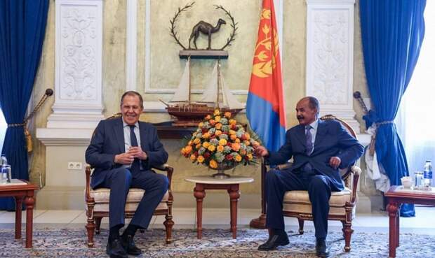 Под небом Африки моей...