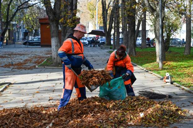 Любитель пьяной езды из Армянска лишился автомобиля и стал дворником