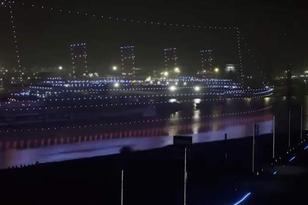 BelfastLive: в гавани Белфаста создали Titanic из почти тысячи светящихся дронов