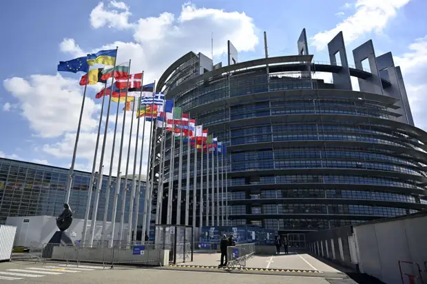 Яхты, вертолеты и недвижимость: ЕС заморозил "русские активы" на 30 млрд евро