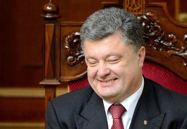 Пьяный Порошенко поблагодарил ВСУ за то, что они «спасли страну от российской агрессии» (ВИДЕО)