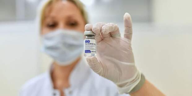Собянин заявил, что сделавшие прививку давно могут быть подвержены новому штамму