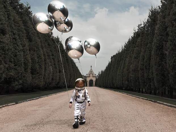 moon-balloons_95309_990x742
