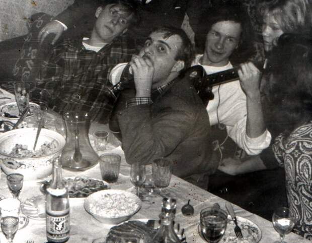 Во время застолья пили водку, и пили в больших количествах СССР, алкоголь, интересное, напитки, пиво, советский союз