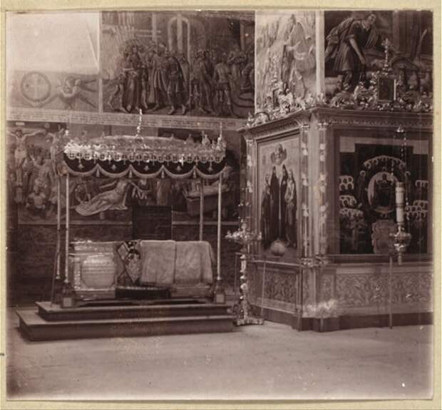 Рака Пр. Александра Свирского. Подарок царя Михаила Феодоровича Рака Пр. Александра Свирского. Подарок царя Михаила Феодоровича